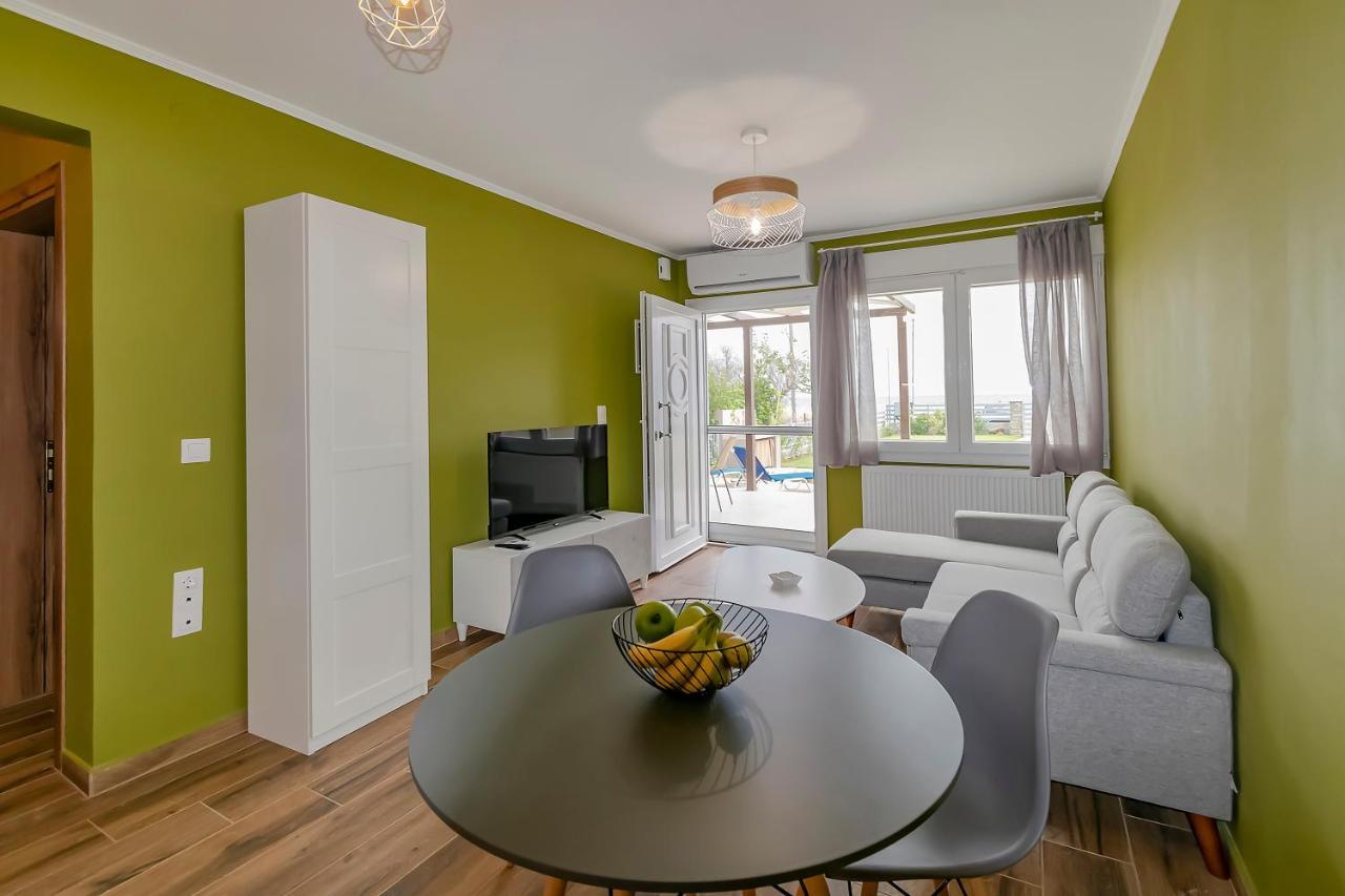 Azzurro Seafront Houses Nea Kallikrateia Eksteriør bilde