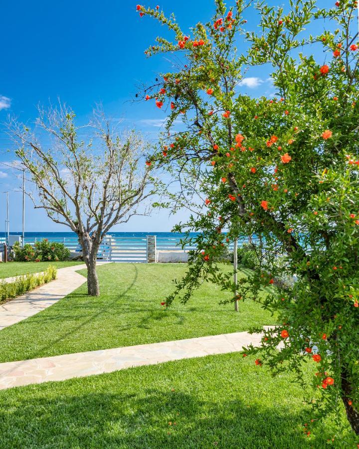 Azzurro Seafront Houses Nea Kallikrateia Eksteriør bilde